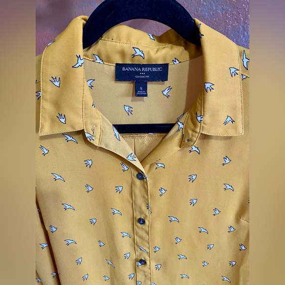 Banana Republic Classic fit button up blouse - Picture 5 of 5